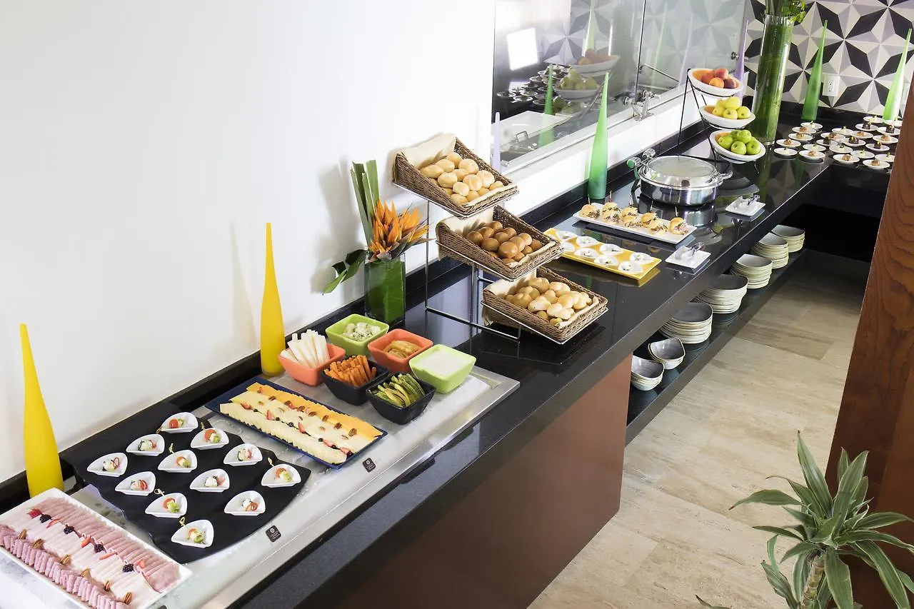 Altitude At Krystal Grand 坎昆 5*,  墨西哥