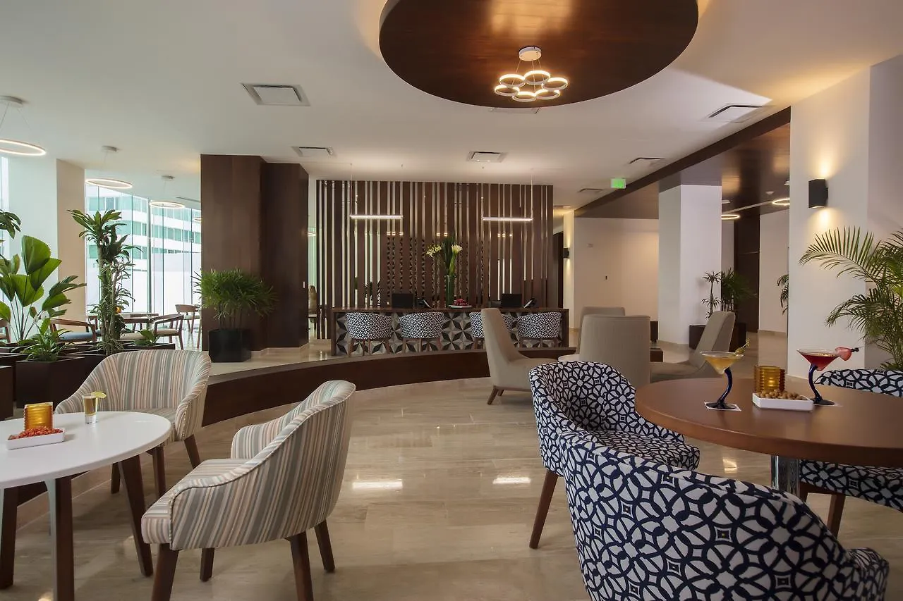 度假村 Altitude At Krystal Grand 坎昆