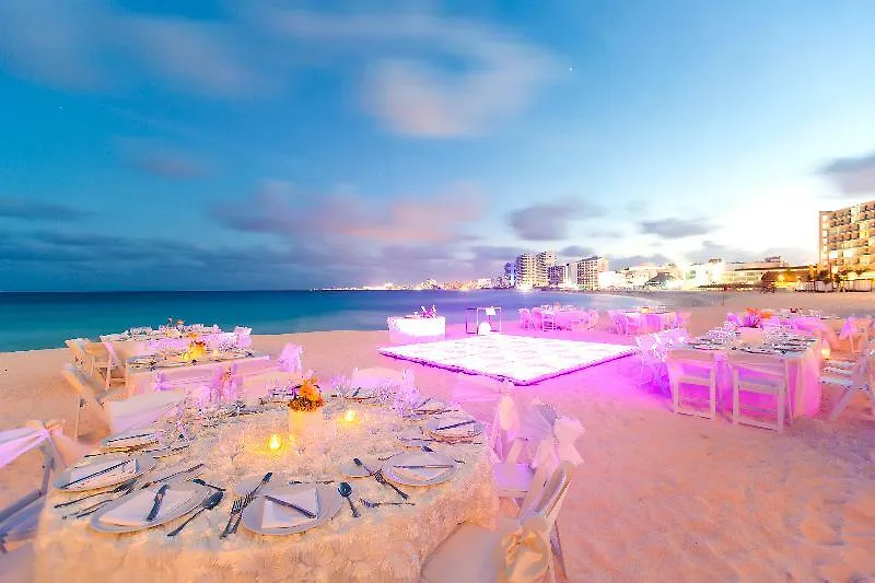 Resort Altitude At Krystal Grand Cancun