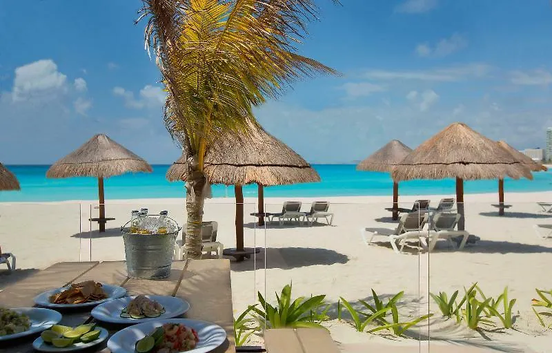 Altitude At Krystal Grand Cancun 5*,