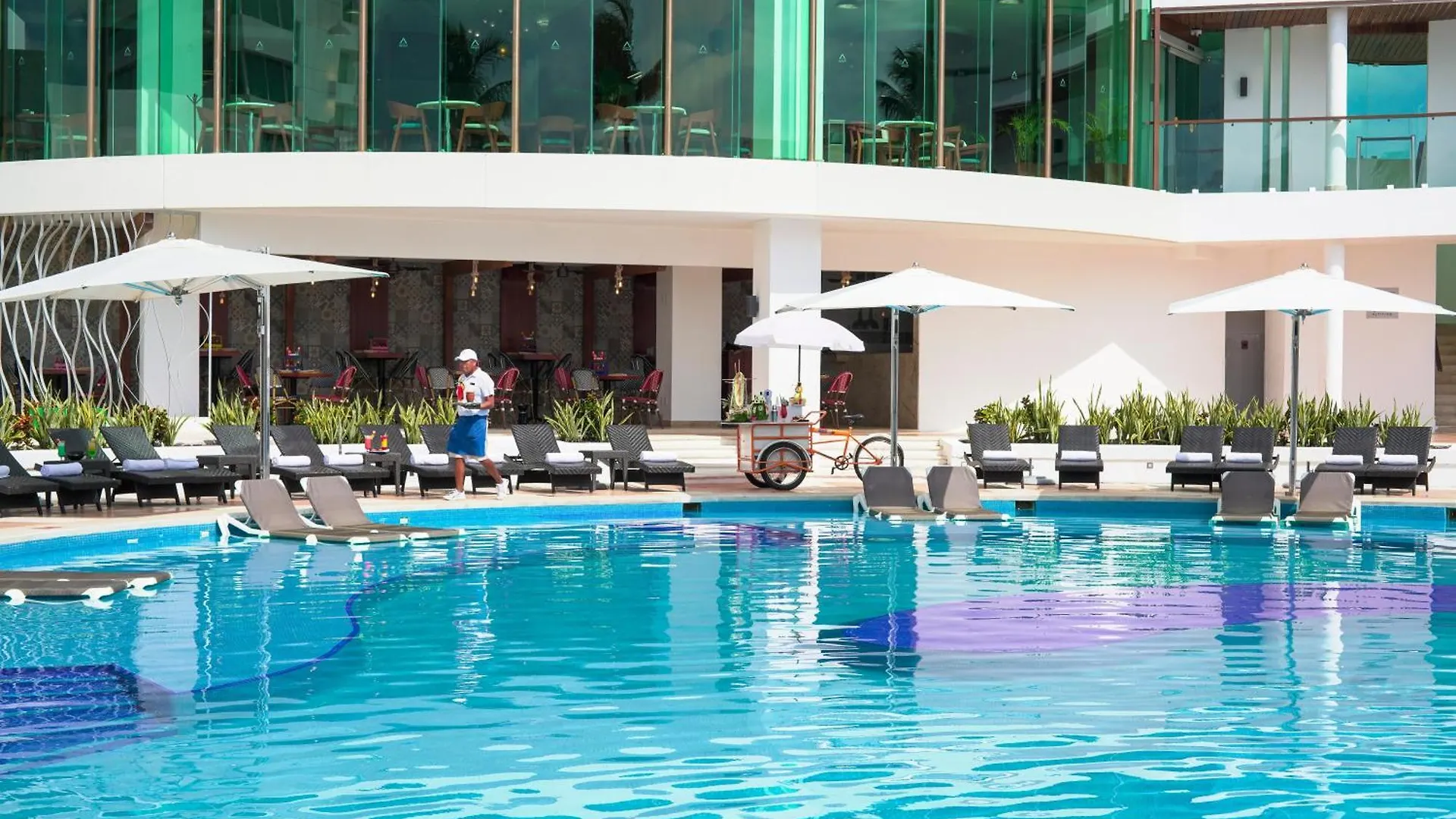 Resort Altitude At Krystal Grand Cancún