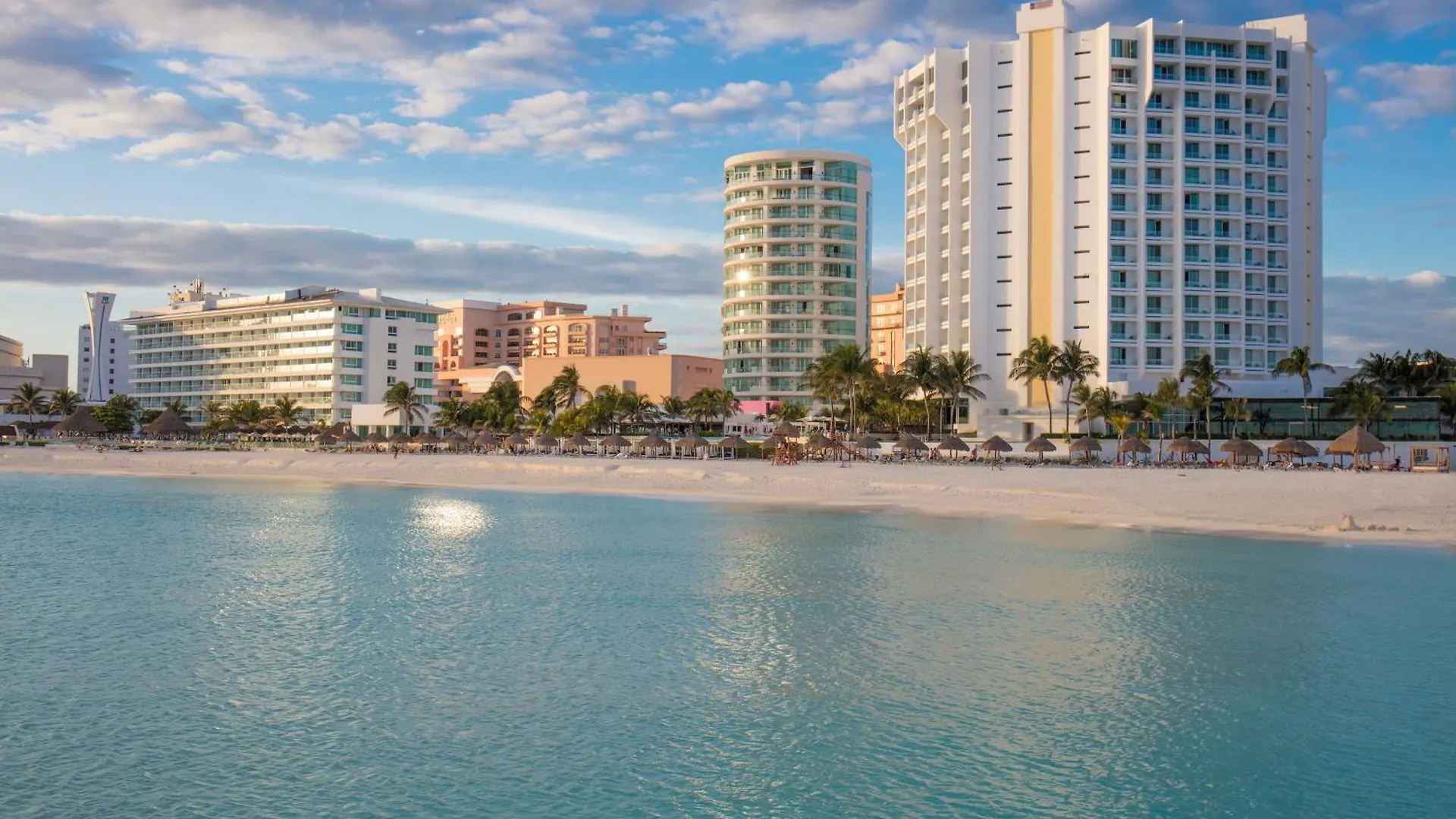 Altitude At Krystal Grand Cancún
