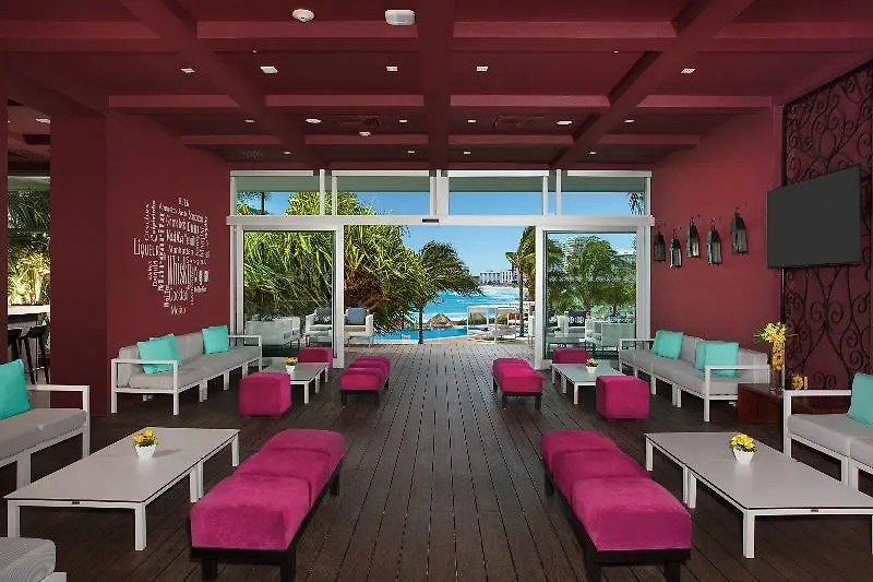 Altitude At Krystal Grand Cancún México