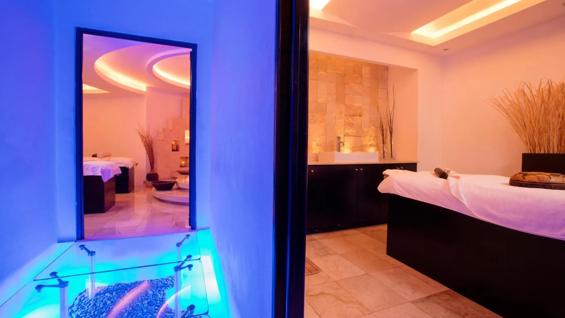 Altitude At Krystal Grand Cancún México