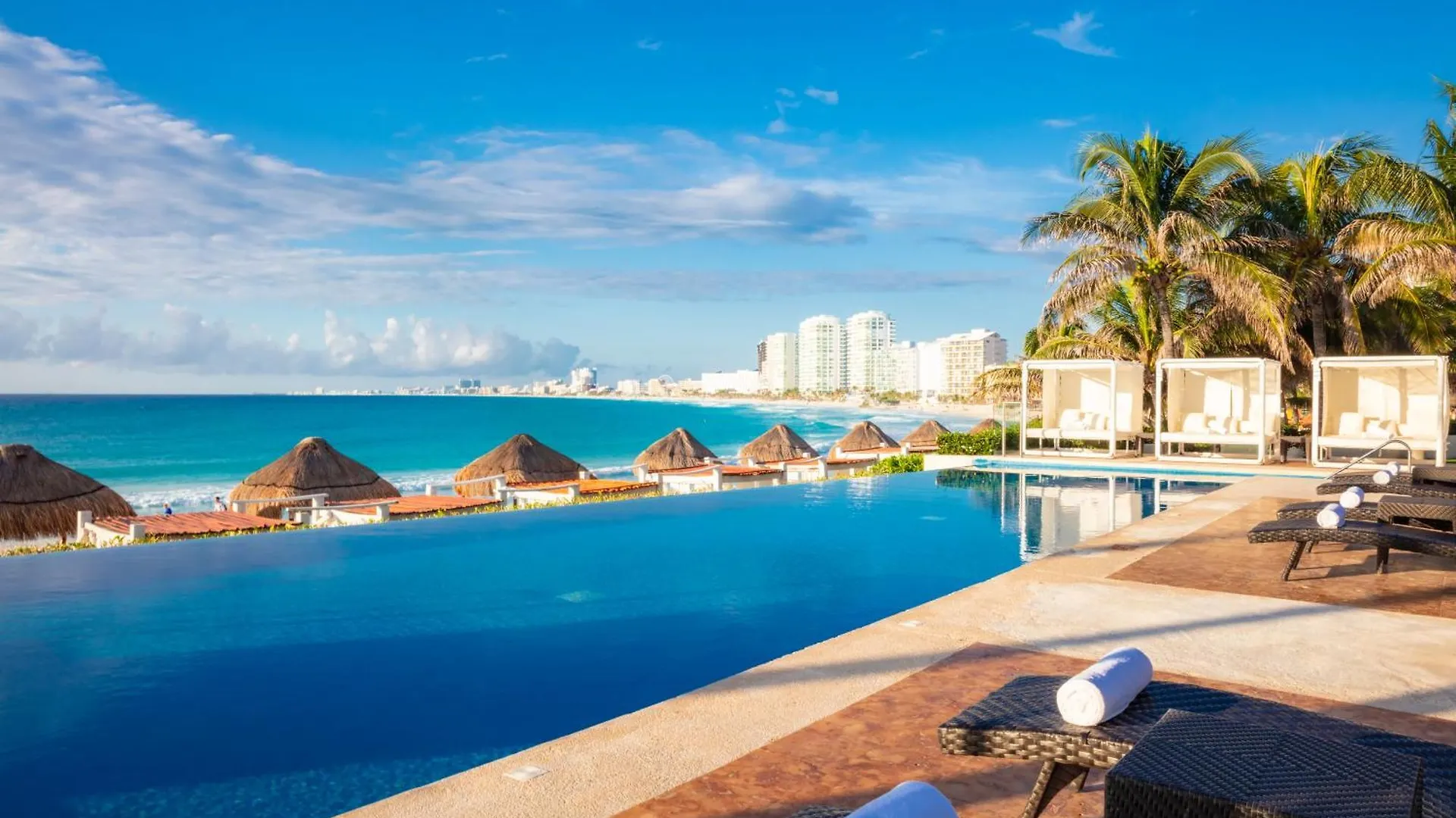 Altitude At Krystal Grand Cancún Rezort